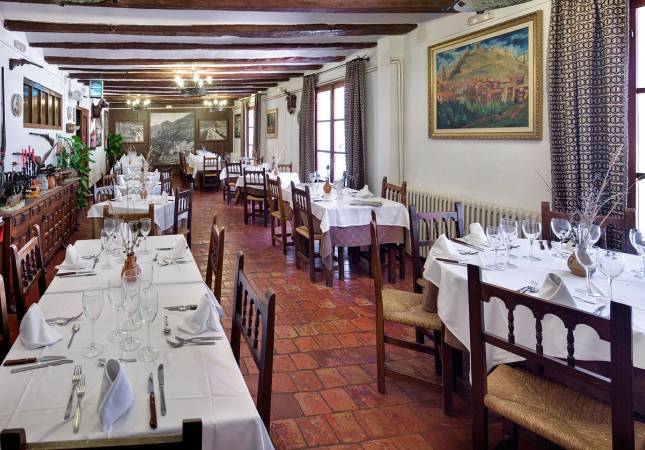 Espaciosas habitaciones en Hostal de la Trucha. Disfruta  los mejores precios de Teruel